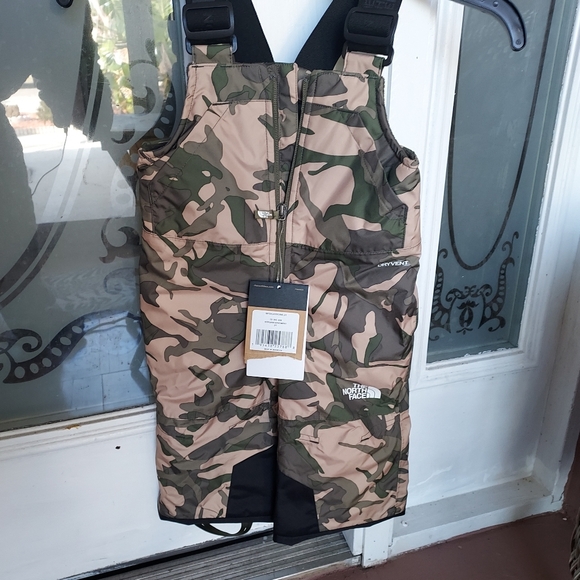 The North Face New Taupe Green Explorer Camo Print - Picture 3 of 3